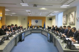 Nga-mbledhja-e-qeverise-se-Kosoves-525x350