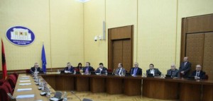 Komisioni-i-reformes-administrative-territoriale-Foto-Albert-Myftaraj-ATSH-1-466x350