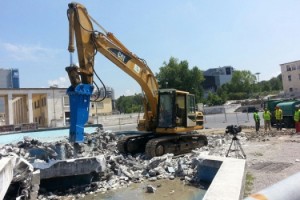 Nisen-nderhyrjet-dhe-punimet-rehabilituese-ne-sheshin-Nene-Tereza-Tirane-525x350