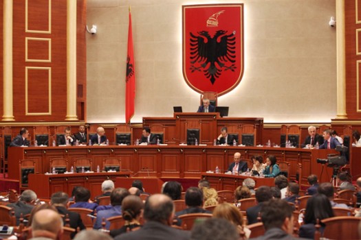 Kuvendi i Shqipërisë në Seancë ( Arkiv )