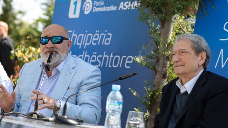  New York Times   Këshilltarët e Trumpit u paguan mbi 1 6 milion dollarë nga opozita shqiptare