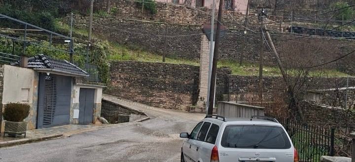 Situatë e rënduar në Gjirokastër  evakuohen familje në  Manalat   probleme serioze në rrugën e Zagorisë