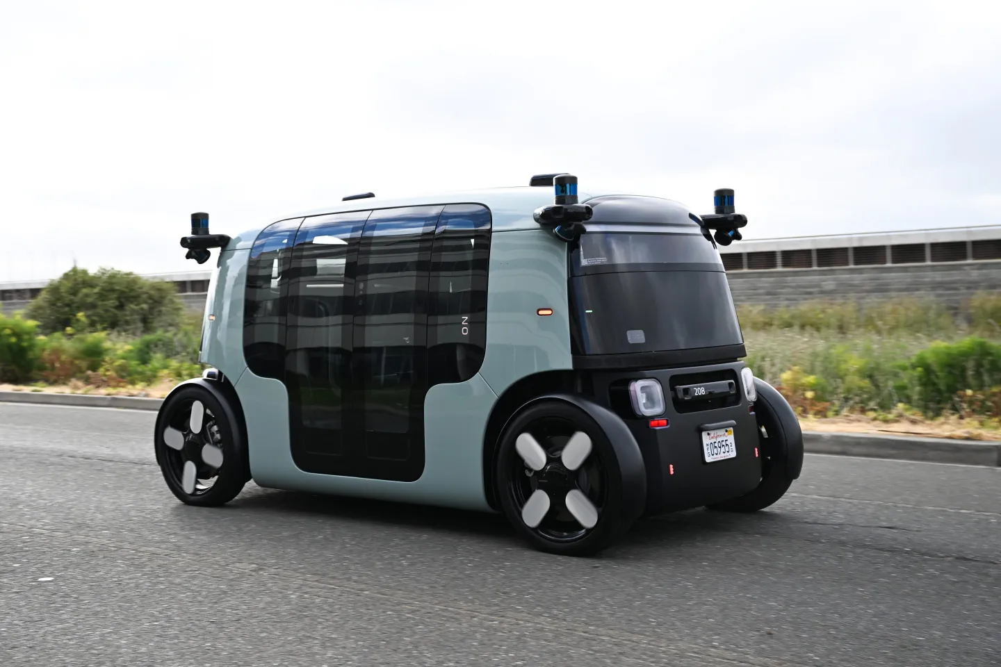 Zoox bashkëpunon me Uber për robotaksitë  transporti autonom hyn në fazë të re