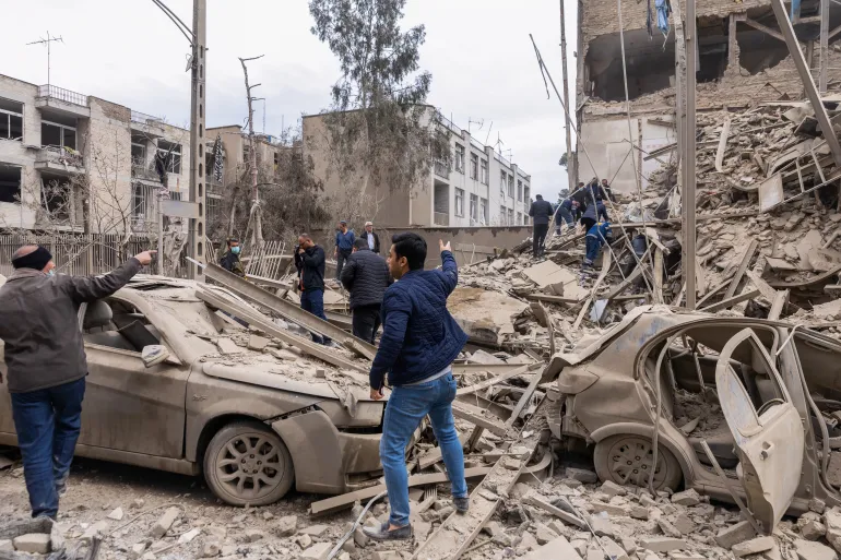 Trump lë të kuptohet se do ta  qetësojë  luftën me Iranin  ndërsa SHBA të dërgojnë më shumë trupa në rajon