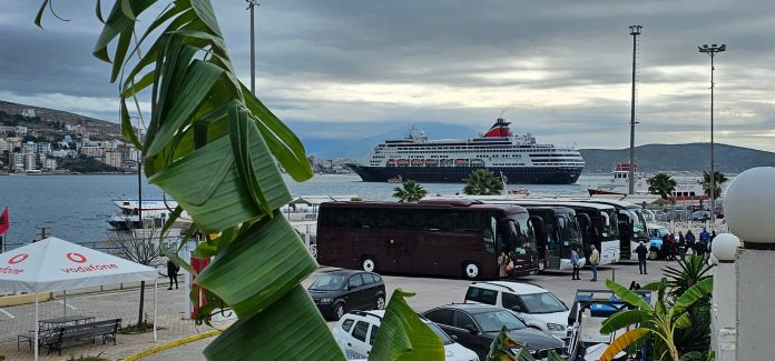 Saranda mikpret çdo ditë turistë 