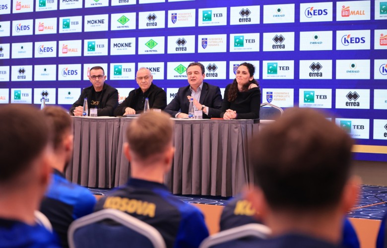 Kurti viziton Kombëtaren  Pas jush është një komb i tërë