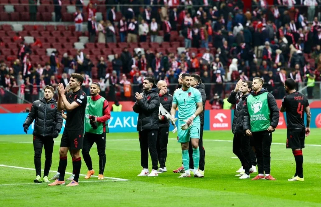 Në Poloni  dashurohen  me futbollistin e Shqipërisë  arrihet marrëveshja për transferimin e anësorit kuqezi