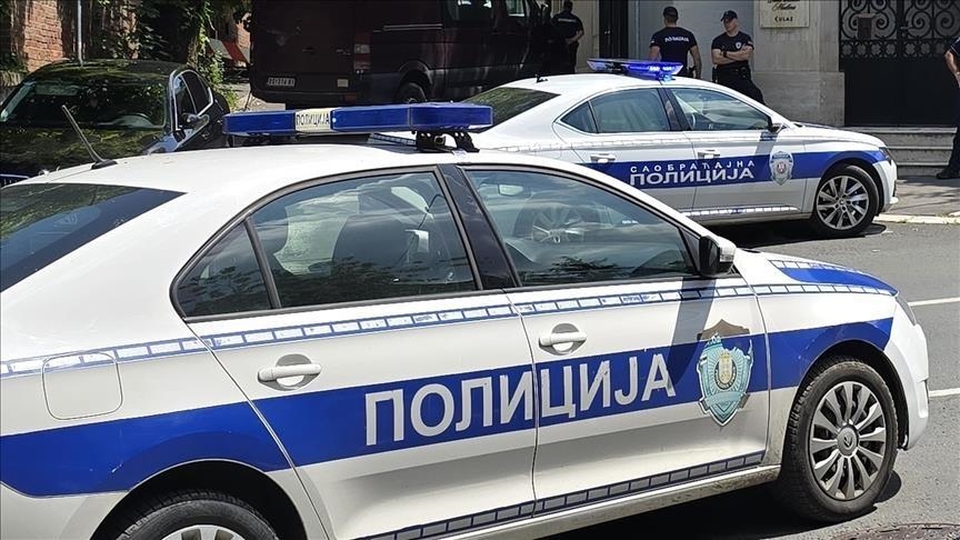 Video me simbolet kuqezi  fik  katër shqiptarët  Serbët i prangosin  Reklamuan Shqipërinë e Madhe