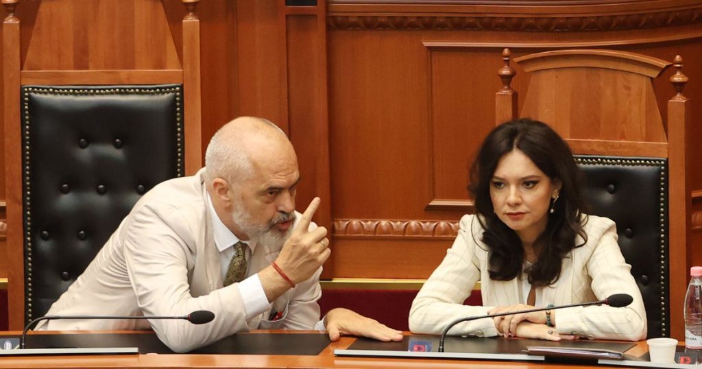 Rama i përgjigjet Spiropalit  Ose me ne ose kundra nesh