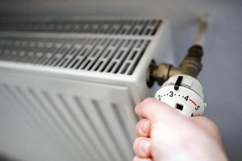 KRRE  Deri më 2 maj zgjatet afati për furnizim me ngrohje në Maqedoni