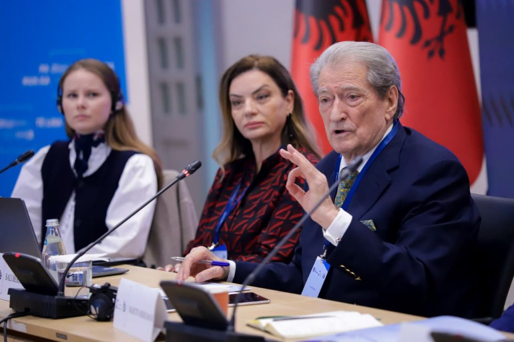 Berisha  Pa fuqizimin e grave dhe vajzave nuk ka demokraci të vërtetë