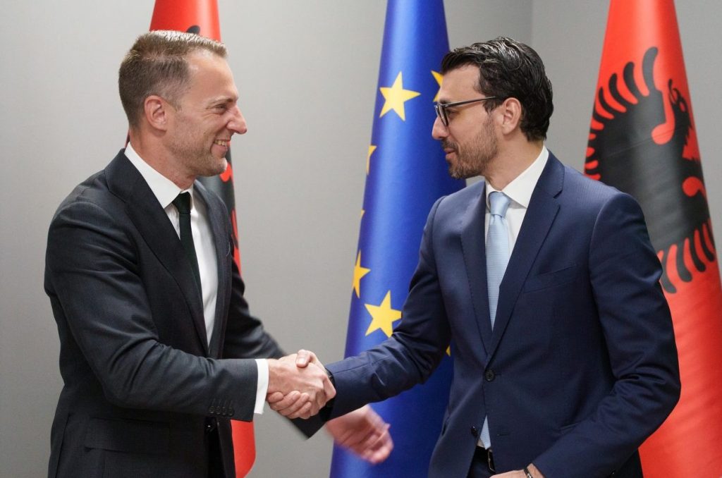 Karakaçi pret kreun e Komunitetit të Transportit  Angazhim për detyrimet e anëtarësimit në BE