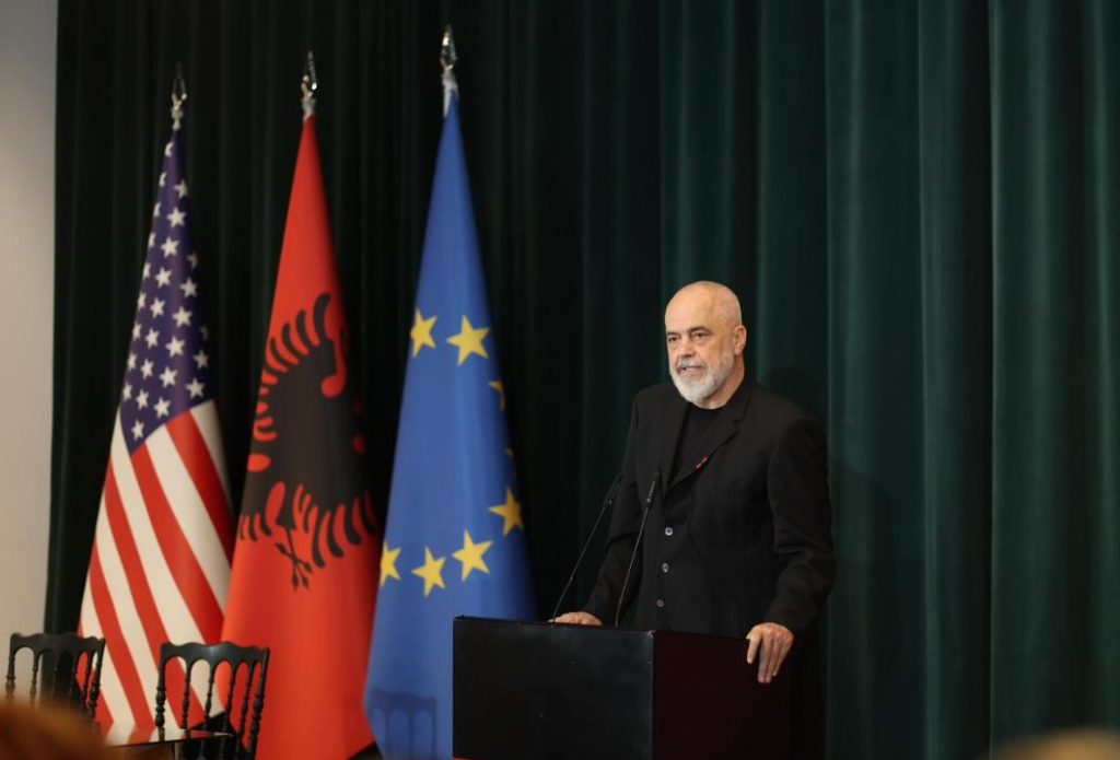 Marrëveshje me SHBA dhe Greqinë për gazin  Rama  Shqipëria  qendër energjetike e rajonit  Brenda këtij mandati  eksportues neto të energjisë