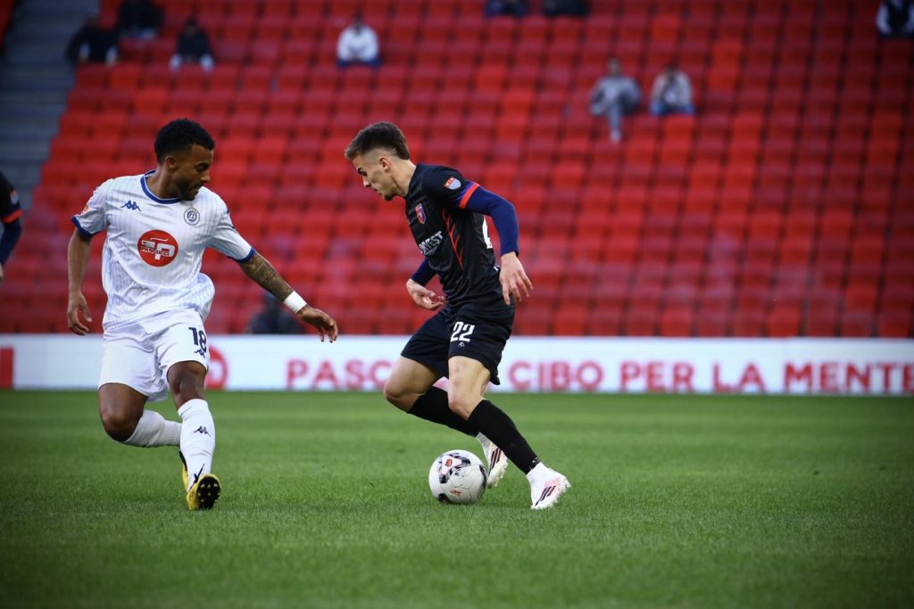 Dinamo e Vllaznia   paqe  në gjysmëfinalen e parë të Kupës