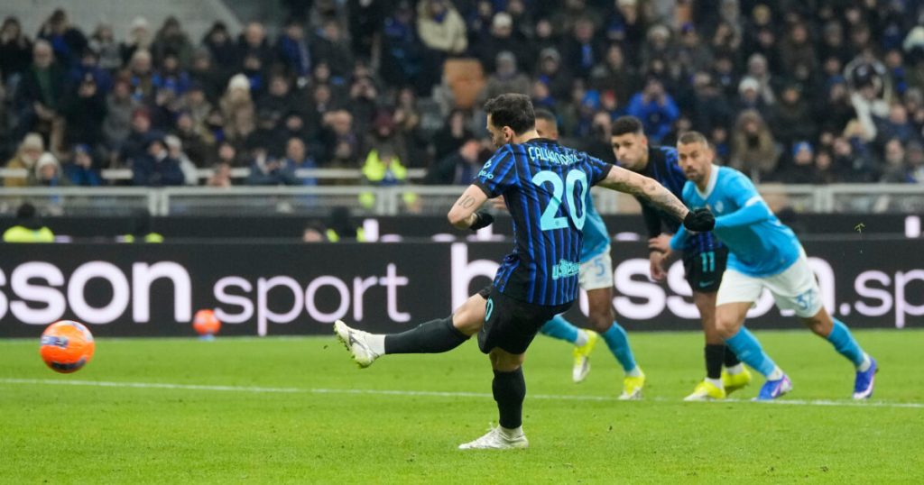 Një vit më vonë  është përsëri Interi kundër Napolit për titull  Por çfarë diferencash 