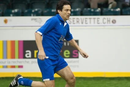 Litmanen kthehet në fushë në moshën 55 vjeçare  Kishin pak lojtarë  më kërkuan ndihmë