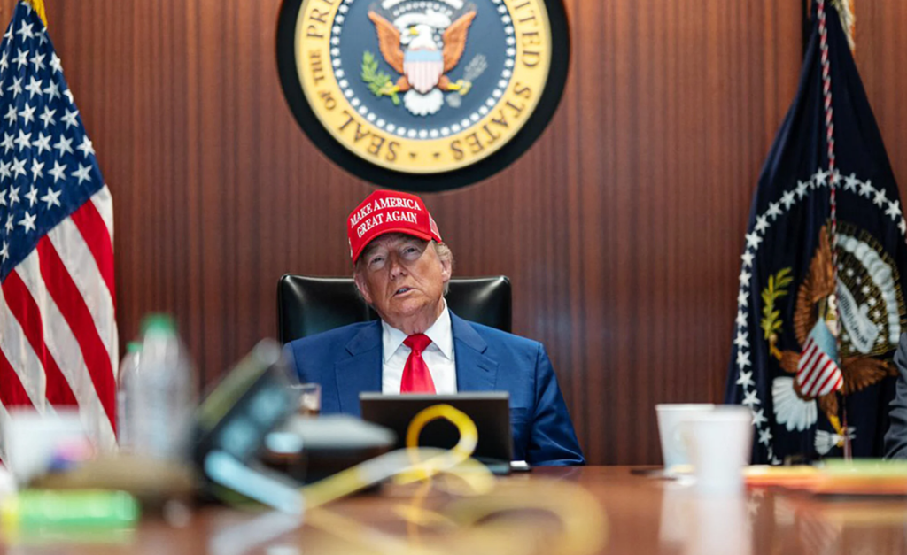 Mbyllja e Ngushticës së Hormuzit Trump thërret në takim urgjent  këshilltarët e tij