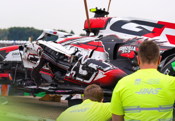 Aksidenti hapi debat në Formula 1  reagimi i pilotit  E papranueshme çfarë ndodhi