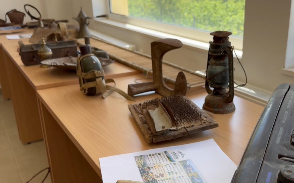 Çelet muzeu me objekte nga Perandoria Osmane në shkollën e Polis në Librazhd