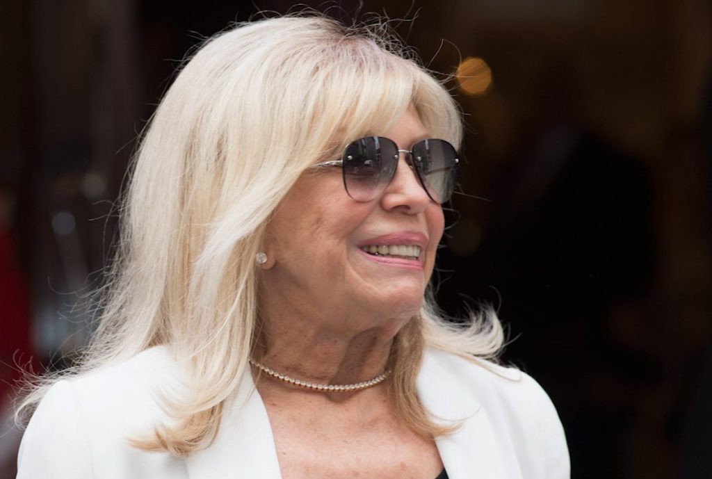 Nancy Sinatra kritikon Donald Trump për përdorimin e këngës  My Way 