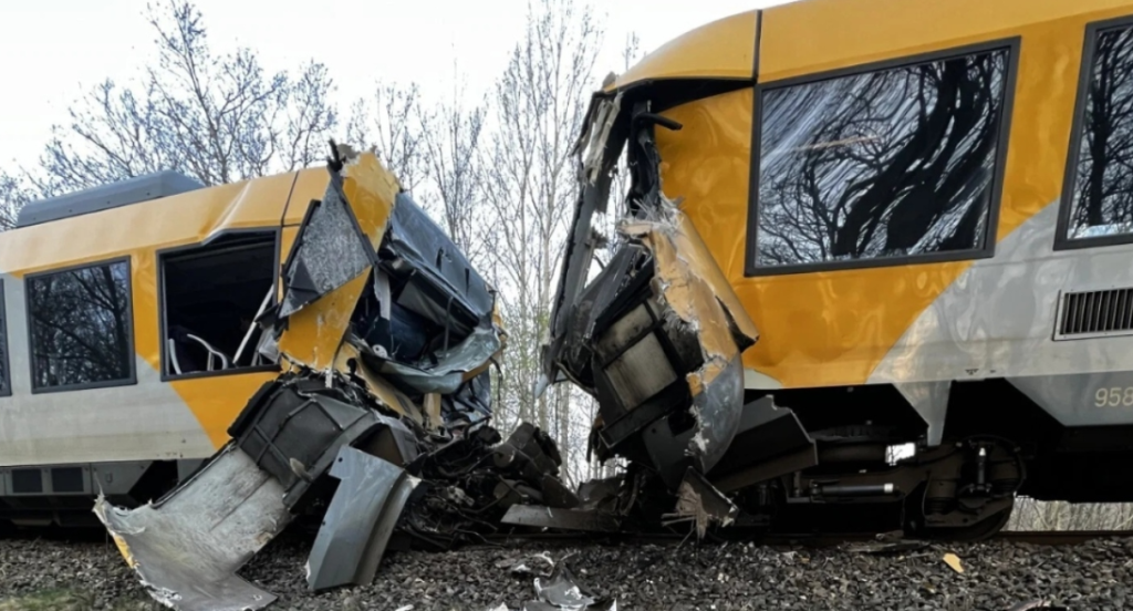 Dy trena përplasen kokë më kokë  disa të plagosur në Danimarkë