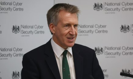 Paralajmërojnë zyrtarët britanikë  100 vende kanë programe spiune që mund të hakojnë Britaninë