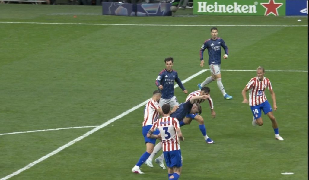 Atletico Arsenal  pjesa e parë mbyllet në favorin e  Topçinjve   Gyokeres tregohet i saktë nga penalltia  video 