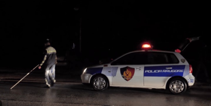 Aksident në aksin Velipojë Shkodër  tre persona të plagosur