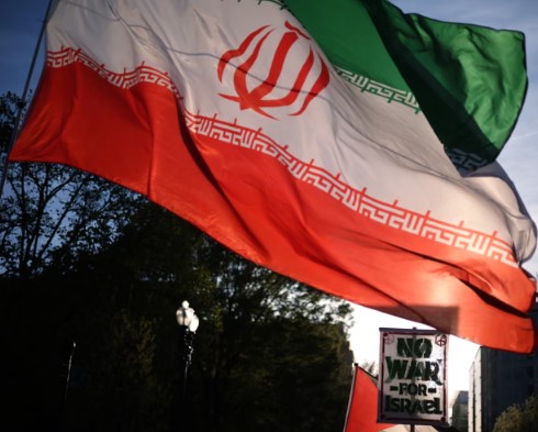 Marksistët dhe monarkistët  cili është grupi që synon të bashkojë opozitën e shpërndarë të Iranit 