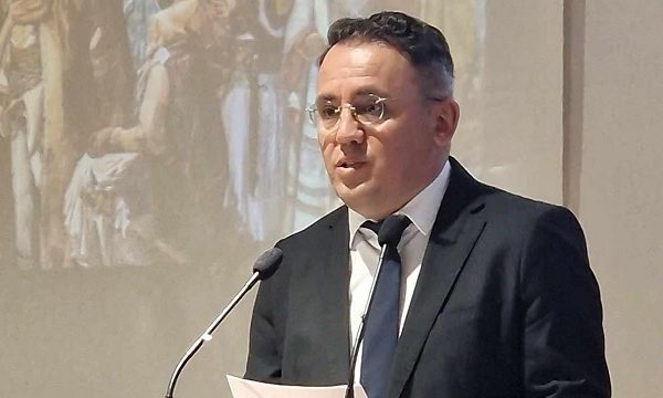 Studentët si matës të kontratës kushtetuese