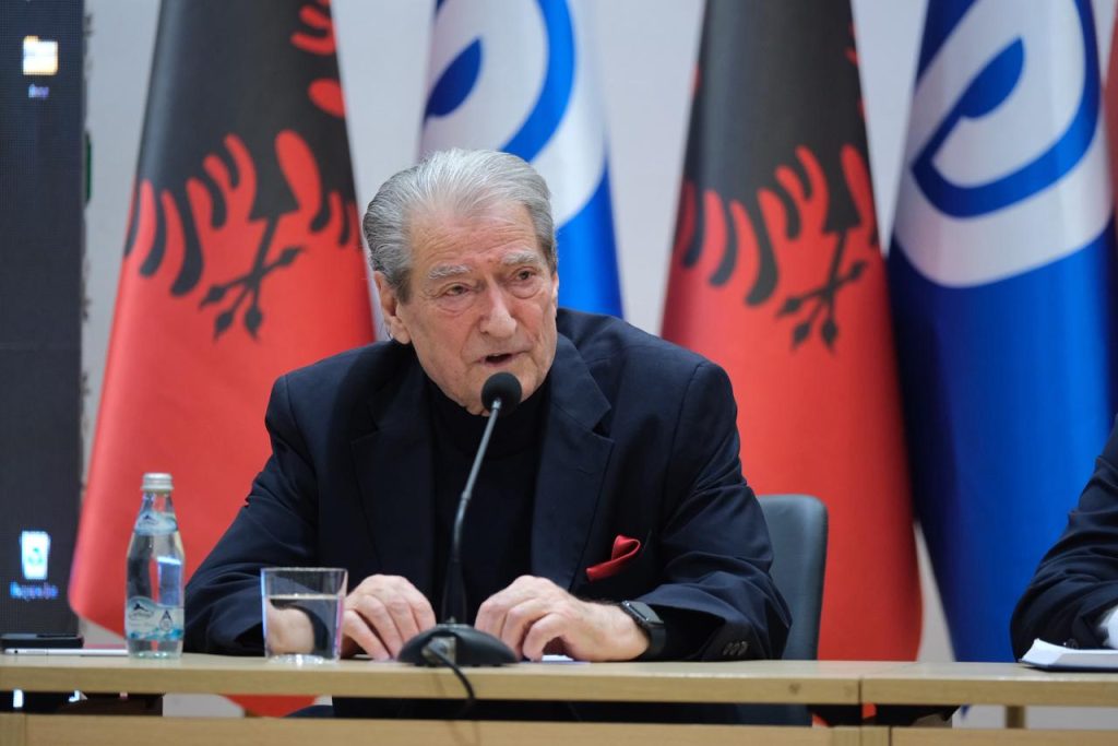 Berisha pranon mangësi dhe urdhëron riorganizim përpara protestës së 8 majit