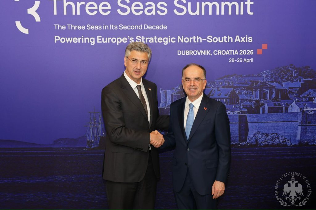 Begaj në Samitin e Tre Deteve  Thirrje për rezultate konkrete dhe përshpejtim të integrimit evropian