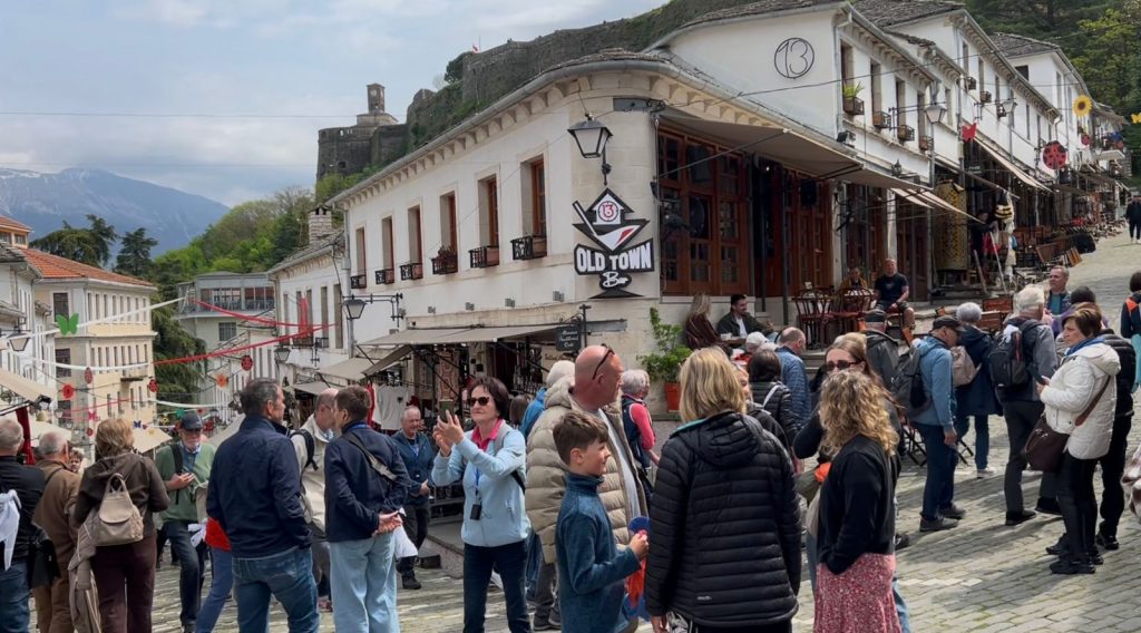 Gjirokastër  sezoni turistik zgjat orarin e vizitave në monumentet e kulturës