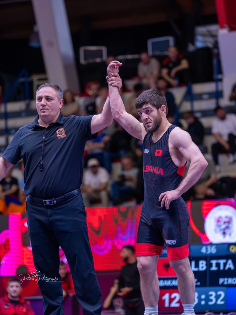 Europiani i Mundjes  Abakarov kualifikohet në gjysmëfinale