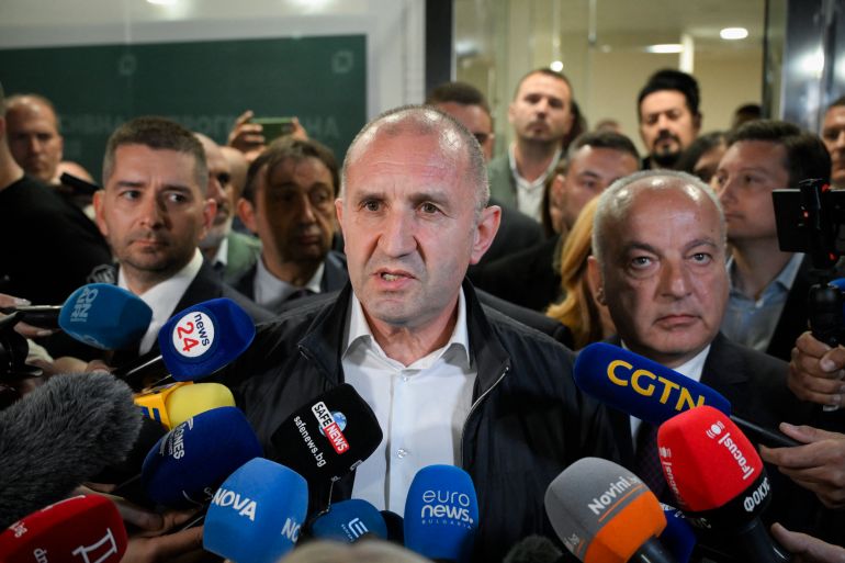 Exit poll në Bullgari  partia e ish presidentit Radev del forcë e parë