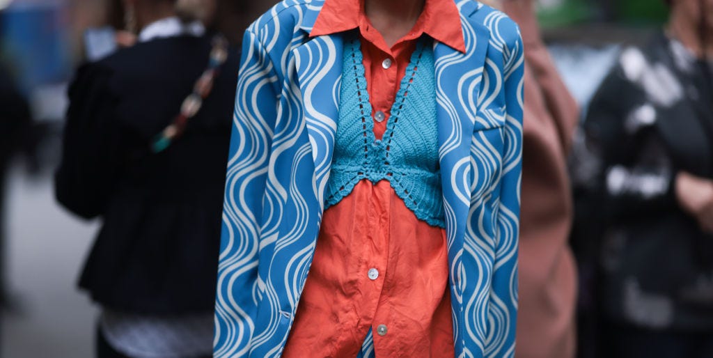 Si të krijoni kombinime maksimaliste të rrobave për fundin e dimrit