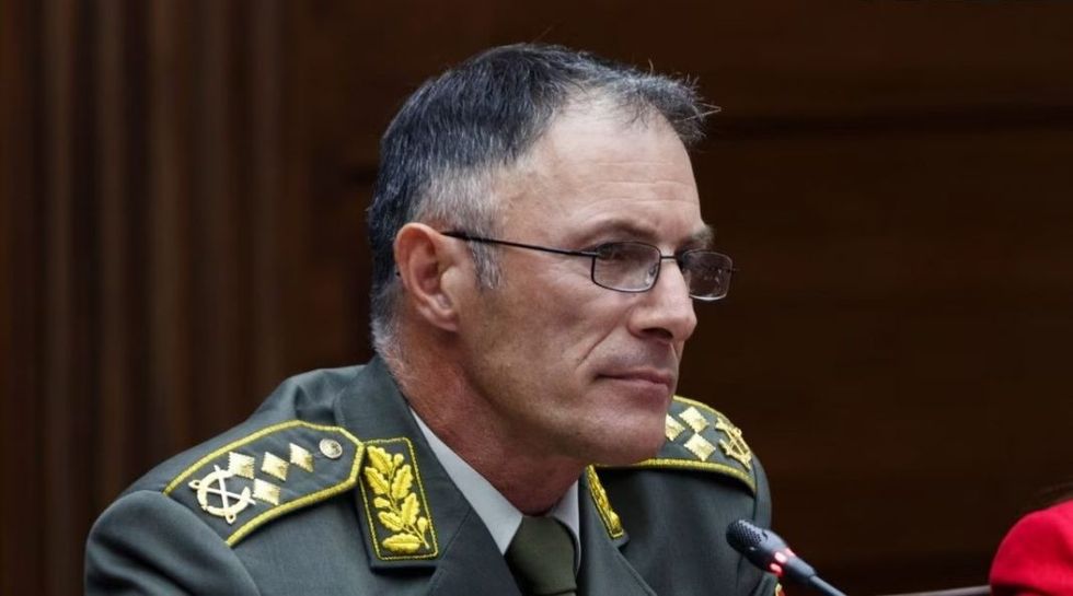 Paranoja e shefit të ushtrisë serbe  Mojsilloviqi i bindur se çdo koordinim rajonal është kundër Serbisë dhe serbëve