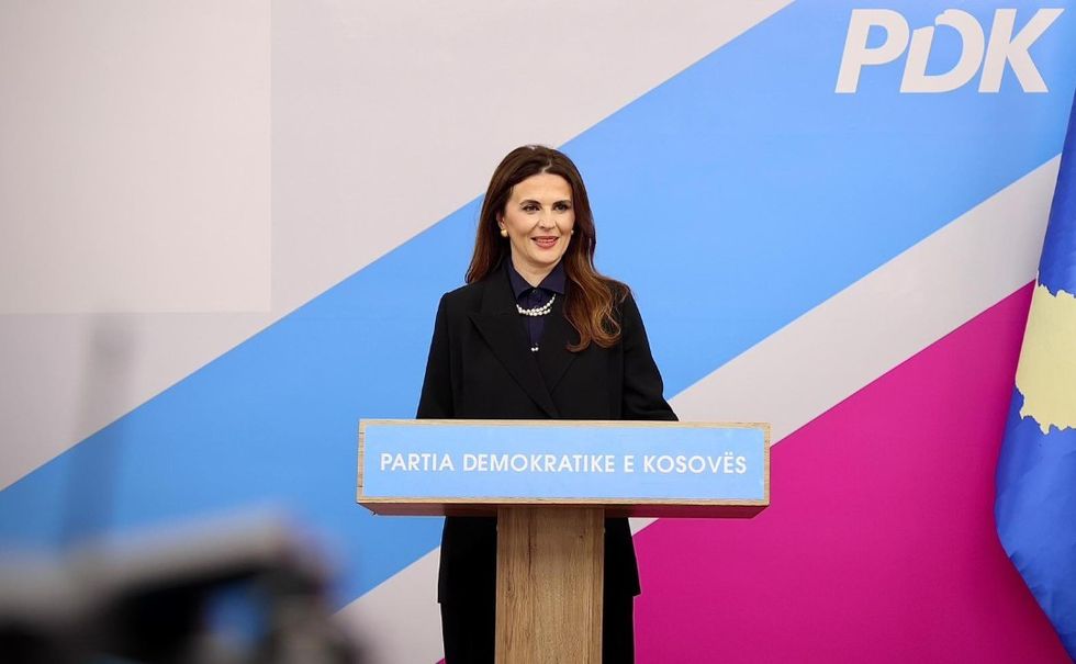 Çitaku i kundërpërgjigjet Kurtit  Kryeministër  qetësohu  ose qeveris  ose lësho rrugë 