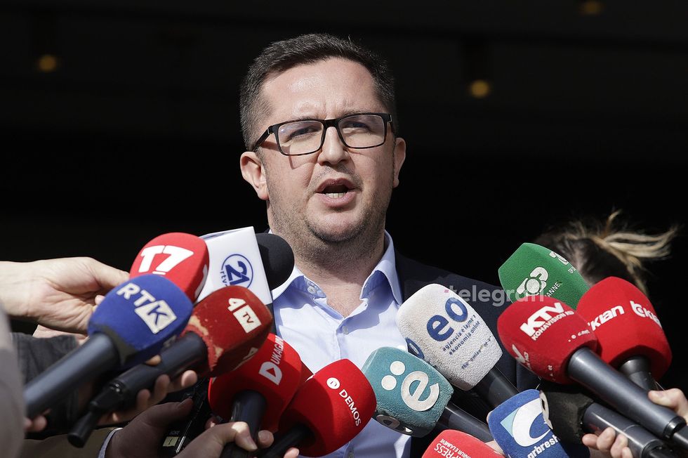 Mustafa i LDK së i kundërpërgjigjet VV së  Propozoni me PDK në tre emra për president