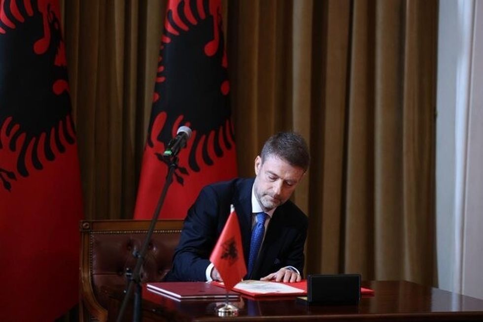 Hoxha  Shqiptarët në Maqedoninë e Veriut janë faktor shtetformues