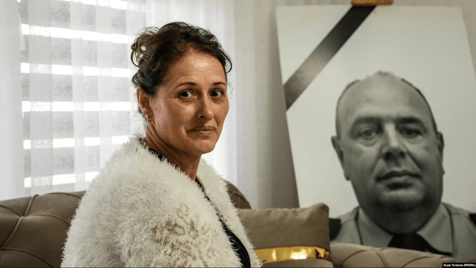  Për ne  ai ka qenë gjithmonë hero    jeta e Afrim Bunjakut nga kujtimet e gruas së tij