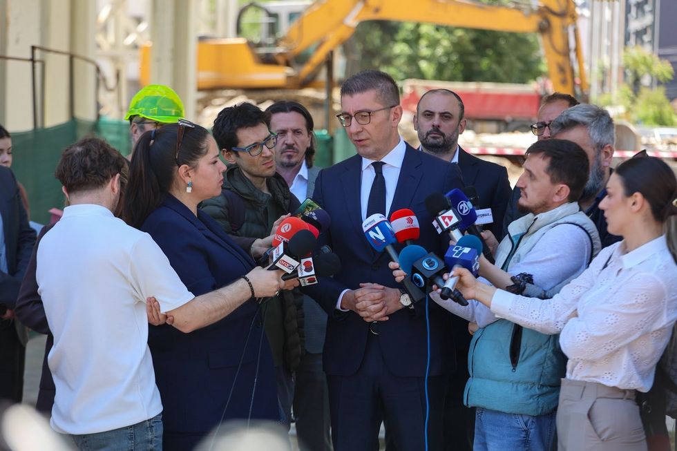 Mickoski  Mbështes idenë e Presidentes që shtetësia e dyfishtë të ndalohet edhe për pushtetin ekzekutiv