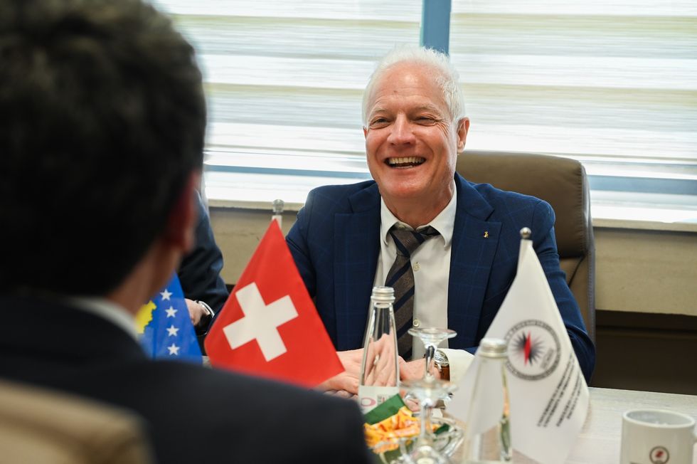 Zvicra vazhdon mbështetjen për Kosovën  Lansohet programi i ri i bashkëpunimit 2026 2029