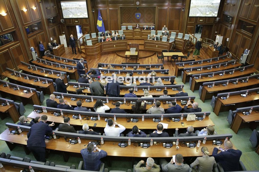 Seanca për Presidentin shtyhet sërish  rifillon në ora 19 00