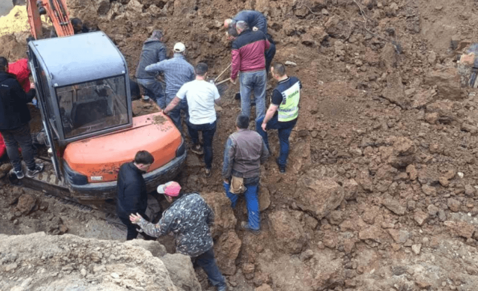 Shembja e dheut në Kisella Vodë  Panov  Një punëtor ka humbur jetën
