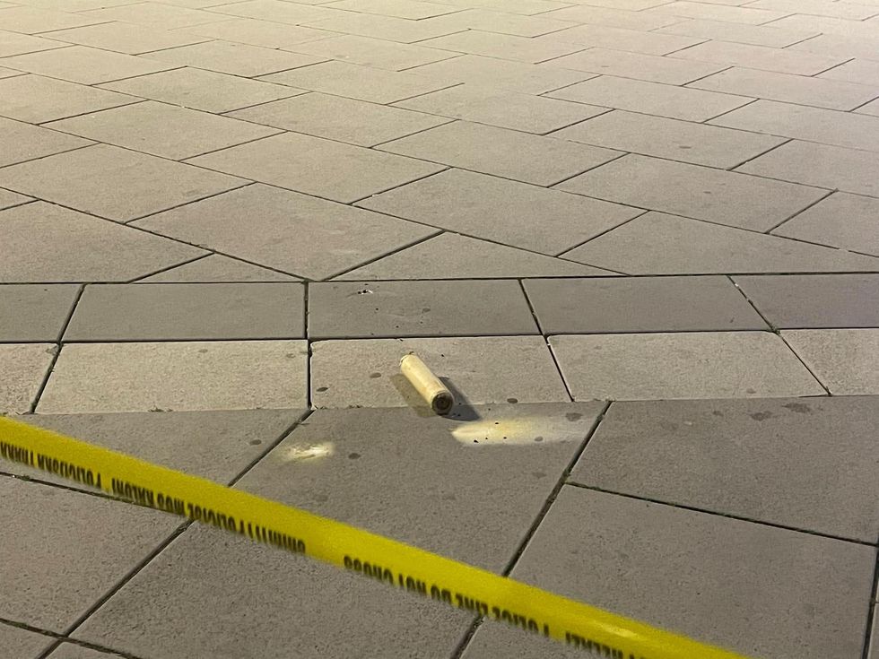 Mjet i dyshimtë para Kuvendit  policia në vendngjarje