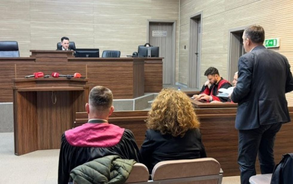 Gjyqi për gazin në kuvend  mbrojtja me vërejtje për provat e prokurorisë