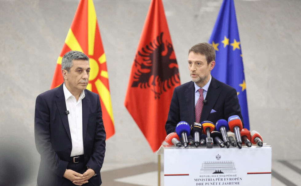 Hoxha pas takimit me Mexhitin  Nuk ka tymnajë që mund të hyjë mes nesh  edhe në familje ka mosmarrëveshje