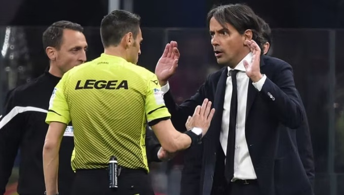 Në Itali kishte një  sistem Rocchi   për ndeshjet Bologna Inter dhe Inter Milan arbitrat ishin   të zgjedhur 