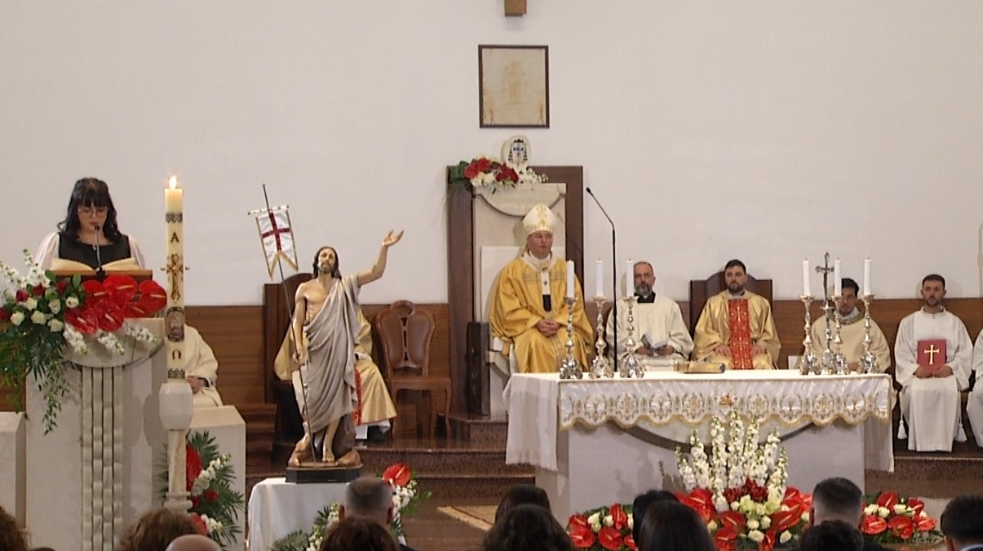 Mesha e ngjalljes së Krishtit  urimi i Imzot Dodaj  Pashkë të shenjtë  me Zotin çdo shpresë merr jetē